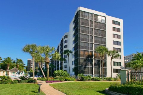 Condo in Sarasota, Florida, 3 bedrooms  № 1745086 - photo 1