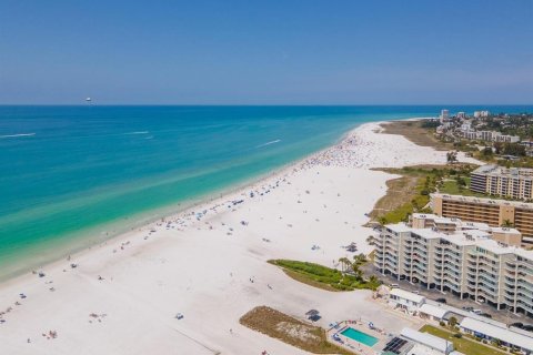 Condo in Sarasota, Florida, 3 bedrooms  № 1745086 - photo 2