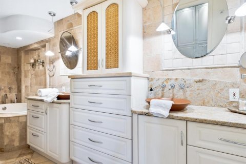 Condo in Sarasota, Florida, 3 bedrooms  № 1745086 - photo 15