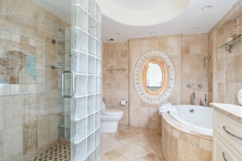 Condo in Sarasota, Florida, 3 bedrooms  № 1745086 - photo 14