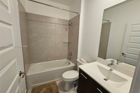 Снять в аренду кондоминиум в Дорал, Флорида 3 спальни, 104.89м2, № 2005085 - фото 14