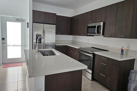 Снять в аренду кондоминиум в Дорал, Флорида 3 спальни, 104.89м2, № 2005085 - фото 7