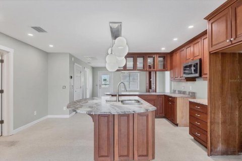 House in Englewood, Florida 3 bedrooms, 176.79 sq.m. № 1632493 - photo 7