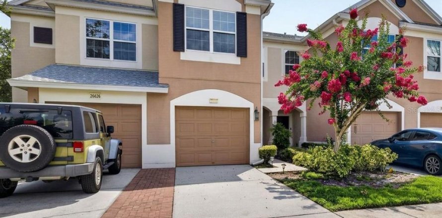 Adosado en Wesley Chapel, Florida 3 dormitorios, 147.53 m2 № 2150050