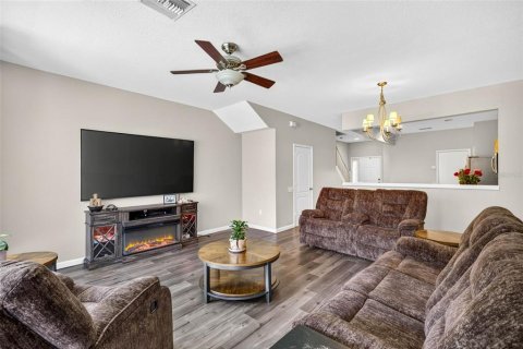 Adosado en venta en Wesley Chapel, Florida, 3 dormitorios, 147.53 m2 № 2150050 - foto 6