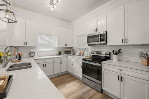 Adosado en venta en Tampa, Florida, 3 dormitorios, 214.79 m2 № 1844829 - foto 11