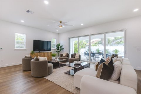 Casa en venta en Gulfport, Florida, 4 dormitorios, 321.72 m2 № 1828464 - foto 4