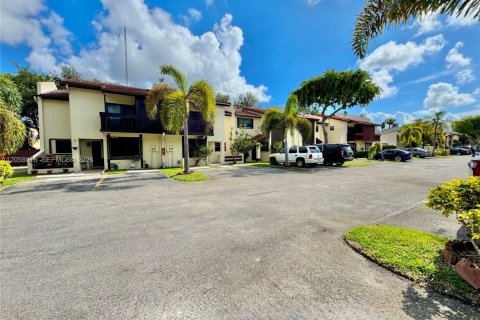 Touwnhouse à louer à Pembroke Park, Floride: 3 chambres, 117.43 m2 № 2168779 - photo 29