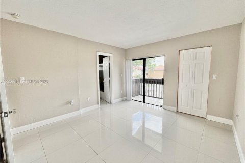 Touwnhouse à louer à Pembroke Park, Floride: 3 chambres, 117.43 m2 № 2168779 - photo 18