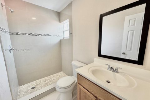 Touwnhouse à louer à Pembroke Park, Floride: 3 chambres, 117.43 m2 № 2168779 - photo 25