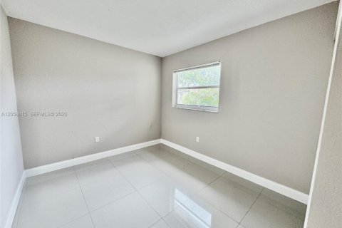 Touwnhouse à louer à Pembroke Park, Floride: 3 chambres, 117.43 m2 № 2168779 - photo 23