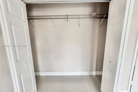 Touwnhouse à louer à Pembroke Park, Floride: 3 chambres, 117.43 m2 № 2168779 - photo 22