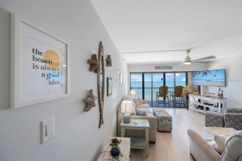 Condo in Madeira Beach, Florida, 2 bedrooms  № 1807401 - photo 21
