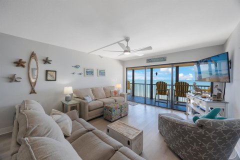 Condo in Madeira Beach, Florida, 2 bedrooms  № 1807401 - photo 24