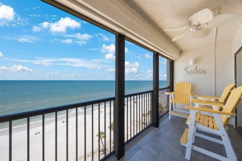 Condo in Madeira Beach, Florida, 2 bedrooms  № 1807401 - photo 29