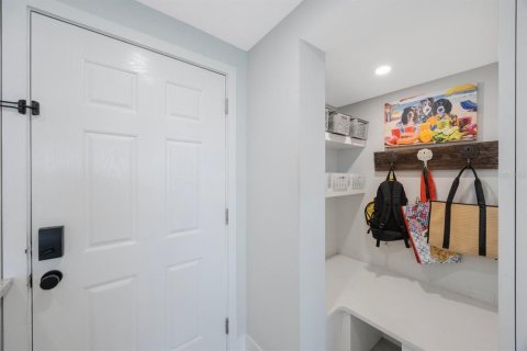 Condo in Madeira Beach, Florida, 2 bedrooms  № 1807401 - photo 12