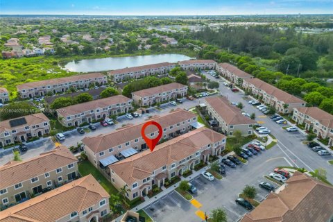 Townhouse in Homestead, Florida 3 bedrooms, 120.96 sq.m. № 1689227 - photo 22