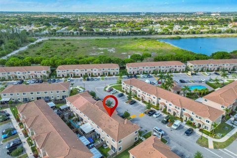 Townhouse in Homestead, Florida 3 bedrooms, 120.96 sq.m. № 1689227 - photo 21