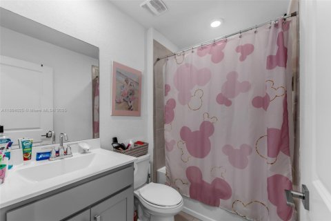 Townhouse in Homestead, Florida 3 bedrooms, 120.96 sq.m. № 1689227 - photo 13