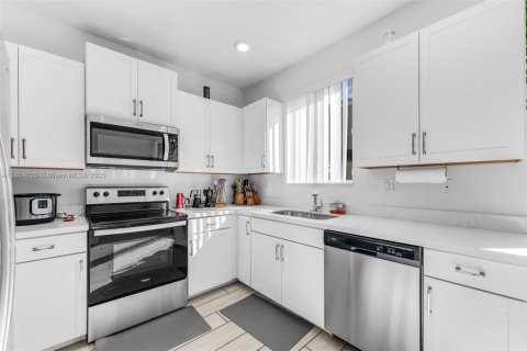 Townhouse in Homestead, Florida 3 bedrooms, 120.96 sq.m. № 1689227 - photo 7
