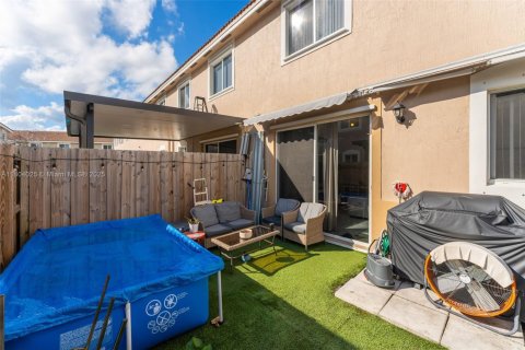 Townhouse in Homestead, Florida 3 bedrooms, 120.96 sq.m. № 1689227 - photo 18