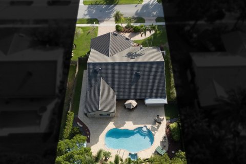 Casa en venta en Plantation, Florida, 5 dormitorios, 266.16 m2 № 1210473 - foto 1