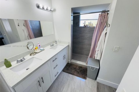 Villa ou maison à vendre à Cutler Bay, Floride: 4 chambres, 182.74 m2 № 2007575 - photo 6