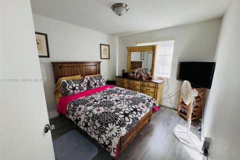 Villa ou maison à vendre à Cutler Bay, Floride: 4 chambres, 182.74 m2 № 2007575 - photo 15