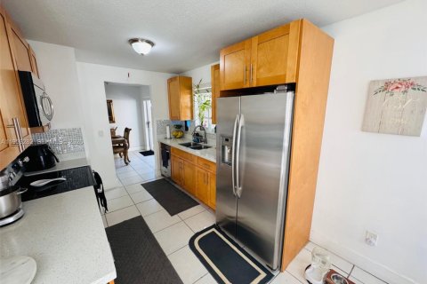 Villa ou maison à vendre à Cutler Bay, Floride: 4 chambres, 182.74 m2 № 2007575 - photo 4