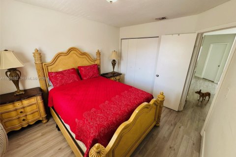 Villa ou maison à vendre à Cutler Bay, Floride: 4 chambres, 182.74 m2 № 2007575 - photo 12