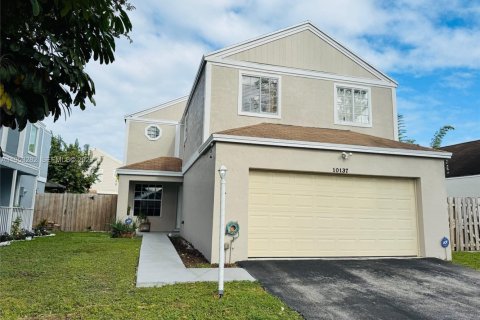 Villa ou maison à Cutler Bay, Floride 4 chambres, 182.74 m2 № 2007575