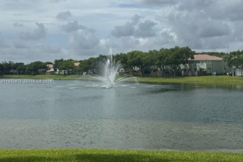 Condominio en venta en Homestead, Florida, 3 dormitorios, 108.32 m2 № 1982722 - foto 1