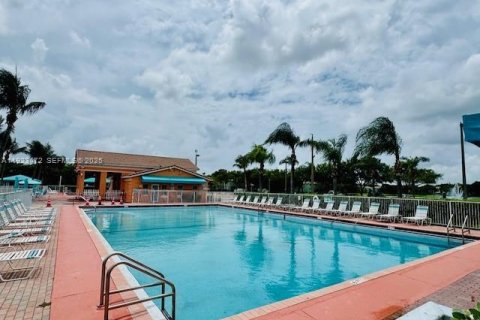 Condominio en venta en Homestead, Florida, 3 dormitorios, 108.32 m2 № 1982722 - foto 20