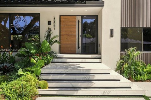 Casa en venta en Miami, Florida, 5 dormitorios, 349.31 m2 № 2246661 - foto 14