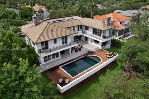 Casa en venta en Coral Gables, Florida, 6 dormitorios, 678.19 m2 № 1977170 - foto 1