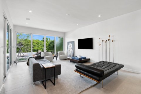 Casa en venta en Coral Gables, Florida, 6 dormitorios, 678.19 m2 № 1977170 - foto 12