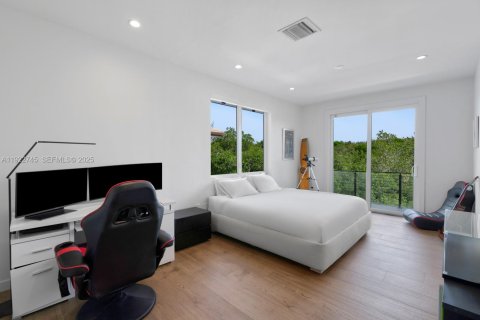 Casa en venta en Coral Gables, Florida, 6 dormitorios, 678.19 m2 № 1977170 - foto 18