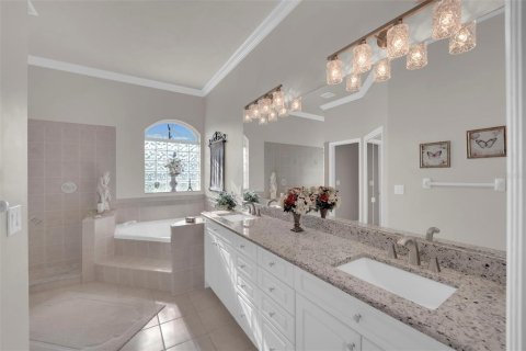 House in Cape Coral, Florida 3 bedrooms, 214.79 sq.m. № 1855536 - photo 23