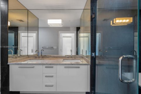 Купить кондоминиум в Майами, Флорида 2 спальни, 134.71м2, № 1955220 - фото 12