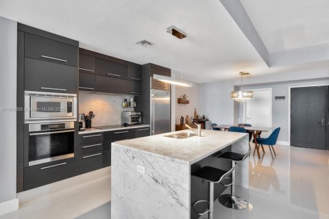 Купить кондоминиум в Майами, Флорида 2 спальни, 134.71м2, № 1955220 - фото 3