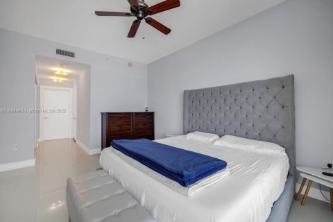 Купить кондоминиум в Майами, Флорида 2 спальни, 134.71м2, № 1955220 - фото 15