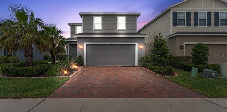 Villa ou maison à Clermont, Floride 4 chambres, 229.1 m2 № 2416643