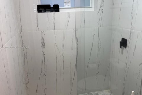 Купить кондоминиум в Форт-Лодердейл, Флорида 1 спальня, 52.68м2, № 1956851 - фото 13