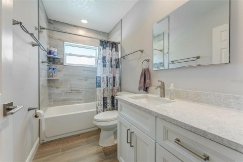 House in Sarasota, Florida 7 bedrooms, 318.84 sq.m. № 1255689 - photo 24