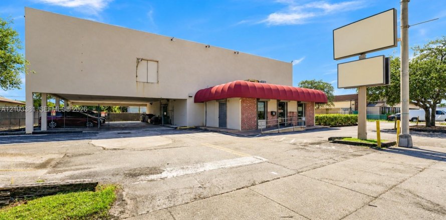 Immobilier commercial à Hollywood, Floride № 2409234