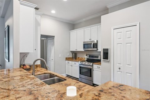 Casa en venta en Eustis, Florida, 3 dormitorios, 194.72 m2 № 2138628 - foto 9