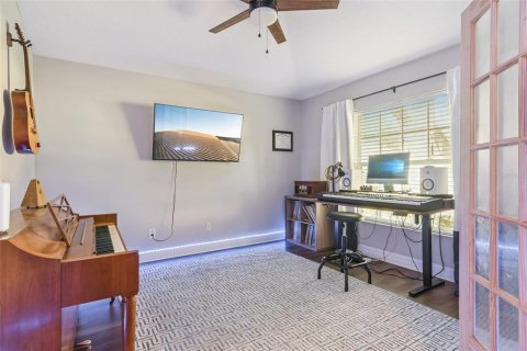 Casa en venta en Eustis, Florida, 3 dormitorios, 194.72 m2 № 2138628 - foto 23