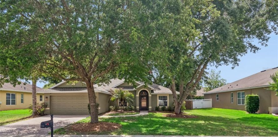 Casa en Eustis, Florida 3 dormitorios, 194.72 m2 № 2138628
