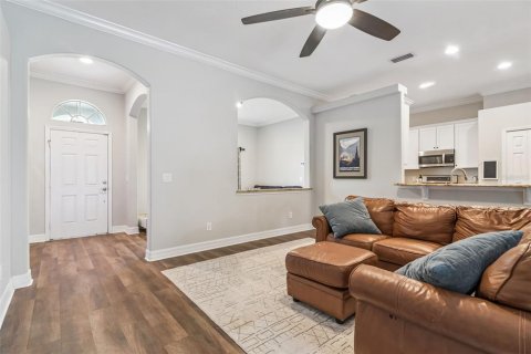 Casa en venta en Eustis, Florida, 3 dormitorios, 194.72 m2 № 2138628 - foto 2