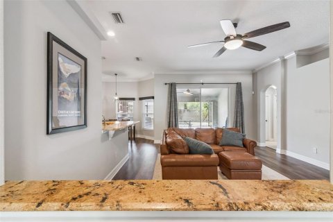 Casa en venta en Eustis, Florida, 3 dormitorios, 194.72 m2 № 2138628 - foto 5